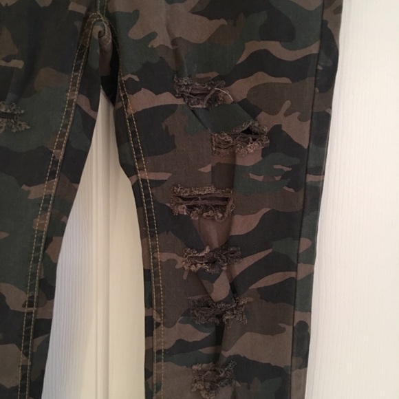Camouflaged ripped/distressed skinny jeans - Picture 3 of 7